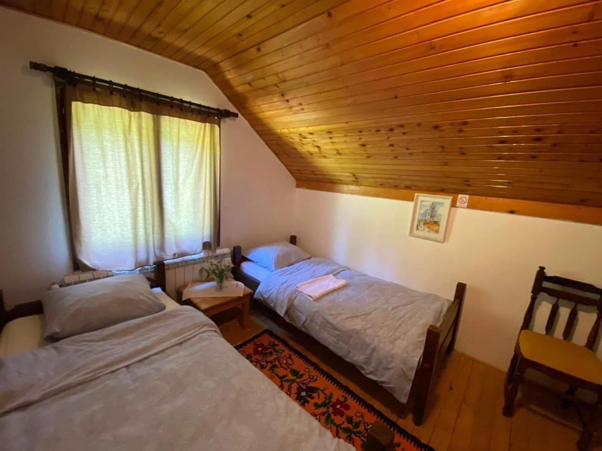 Mystic Forest Hostel Mitrovac Exterior photo